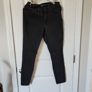 Levi's Women's Dark Gray/ Black  Mid Rise Straight Jeans